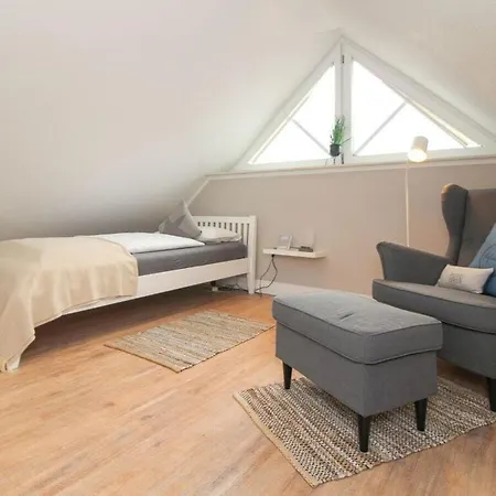 Harbour Breeze 3*
